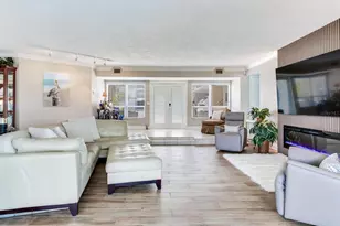 210 Dolphin Point, Clearwater Beach, FL 33767 - Photo 36