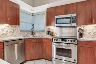 210 Dolphin Point, Clearwater Beach, FL 33767 - Photo 30