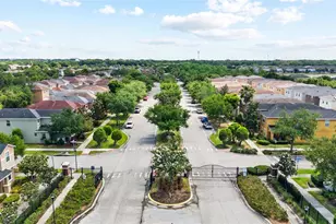 9207 English Oaks Ln, Riverview, FL 33578 - Photo 4