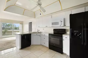 225 Country Club Dr, Largo, FL 33771 - Photo 10