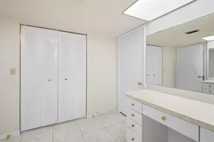 225 Country Club Dr, Largo, FL 33771 - Photo 16