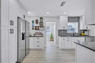 828 50th Ave S, Saint Petersburg, FL 33705 - Photo 10