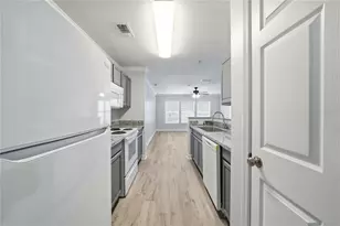 18311 Bridle Club Dr, Tampa, FL 33647 - Photo 8