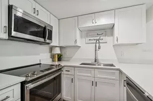 718 Haven Pl, Tarpon Springs, FL 34689 - Photo 4