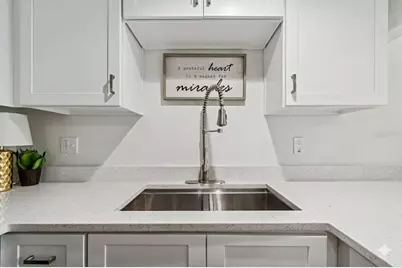 718 Haven Place #718, Tarpon Springs, FL 34689 - Photo 6