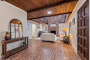 2901 Pelham Rd N, Saint Petersburg, FL 33710 - Photo 6