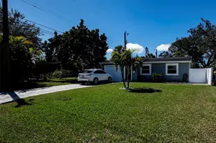 569 Bamboo Dr S, Saint Petersburg, FL 33707 - Photo 26
