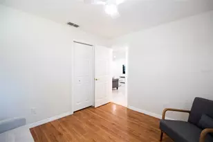 569 Bamboo Dr S, Saint Petersburg, FL 33707 - Photo 24