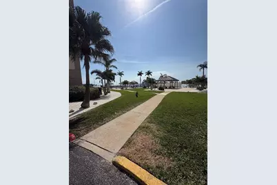 5220 Brittany Drive S #803, Saint Petersburg, FL 33715 - Photo 14