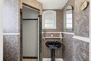 100 72nd St S, Saint Petersburg, FL 33707 - Photo 26