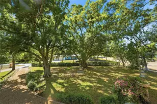 100 72nd St S, Saint Petersburg, FL 33707 - Photo 2