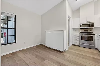 907 San Carlos Avenue NE, Saint Petersburg, FL 33702 - Photo 12