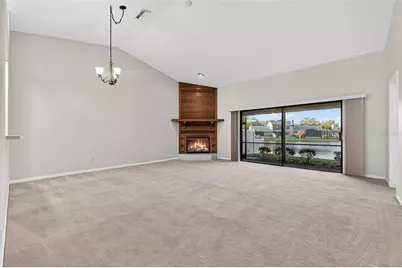 907 San Carlos Avenue NE, Saint Petersburg, FL 33702 - Photo 8