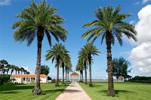 4717 Dolphin Cay Ln S, Saint Petersburg, FL 33711 - Photo 42