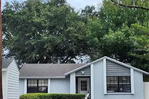 3244 Fox Lake Dr, Tampa, FL 33618 - Photo 1