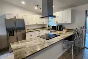 3244 Fox Lake Dr, Tampa, FL 33618 - Photo 2