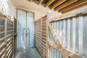 205 25th Ave NE, Saint Petersburg, FL 33704 - Photo 72