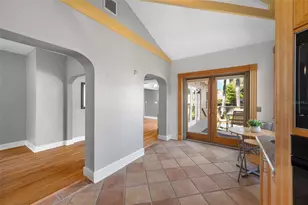 205 25th Ave NE, Saint Petersburg, FL 33704 - Photo 18