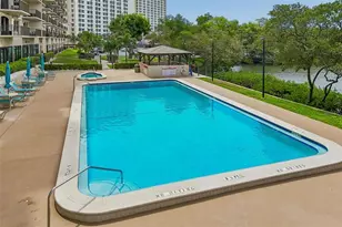 7050 Sunset Dr S, South Pasadena, FL 33707 - Photo 22