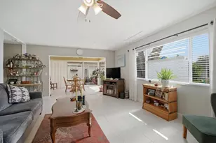 2320 Aquabluff Pl, Sarasota, FL 34231 - Photo 6