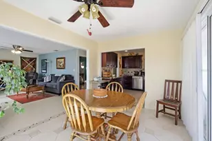 2320 Aquabluff Pl, Sarasota, FL 34231 - Photo 8