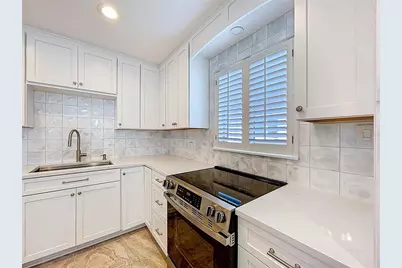 250 126th Avenue #110, Treasure Island, FL 33706 - Photo 8
