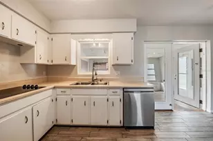 5744 58th Ave N, Saint Petersburg, FL 33709 - Photo 16