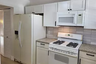 5521 80th St N, Saint Petersburg, FL 33709 - Photo 8