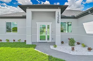 1326 NE 7th Pl, Cape Coral, FL 33909 - Photo 4