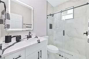 1326 NE 7th Pl, Cape Coral, FL 33909 - Photo 26