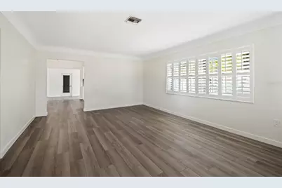 662 Villagrande Avenue S, Saint Petersburg, FL 33707 - Photo 2
