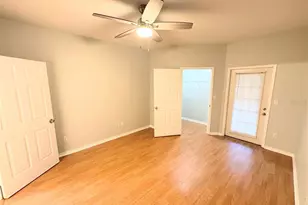 4305 Bayside Village Dr, Tampa, FL 33615 - Photo 8