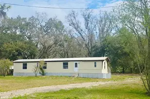 1516 Commercial Pl, Zephyrhills, FL 33540 - Photo 2