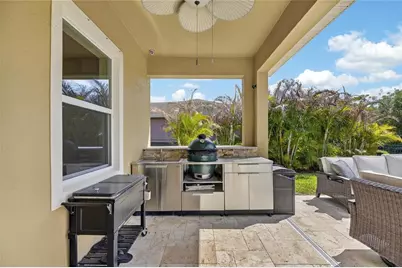 6909 Crestpoint Drive, Apollo Beach, FL 33572 - Photo 4