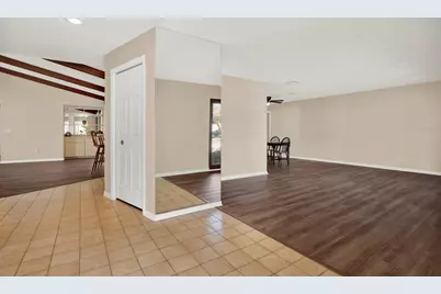 401 Running Horse Road, Seffner, FL 33584 - Photo 2