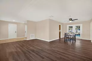 401 Running Horse Rd, Seffner, FL 33584 - Photo 4