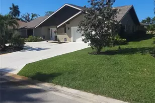 142 Torrey Pines Point, Naples, FL 34113 - Photo 2
