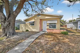 685 71st Ave N, Saint Petersburg, FL 33702 - Photo 2