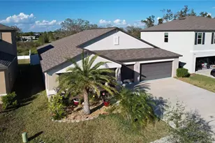 197 Rain Berry Ave, Ruskin, FL 33570 - Photo 2