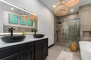 1064 Sylvia Ln, Tampa, FL 33613 - Photo 20