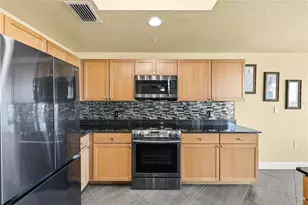 10851 Mangrove Cay Ln NE, Saint Petersburg, FL 33716 - Photo 10