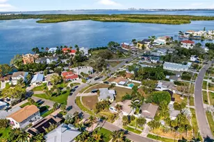 1722 Bayou Grande Blvd NE, Saint Petersburg, FL 33703 - Photo 12