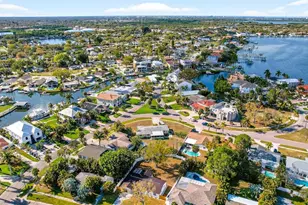 1722 Bayou Grande Blvd NE, Saint Petersburg, FL 33703 - Photo 22