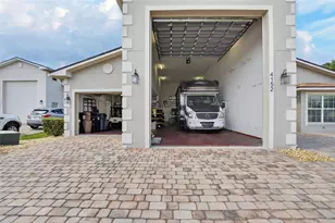 4152 Dunmore Dr, Lake Wales, FL 33859 - Photo 4