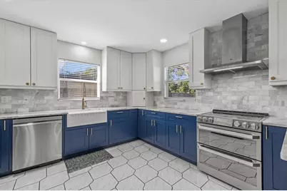 2000 58th Street N, Saint Petersburg, FL 33710 - Photo 8