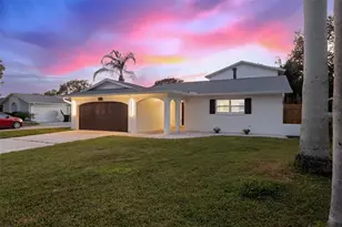 5700 Venetian Blvd NE, Saint Petersburg, FL 33703 - Photo 4