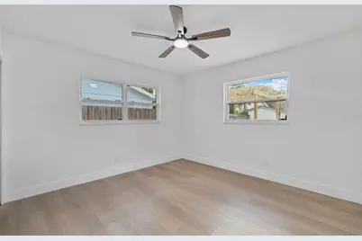 5700 Venetian Boulevard NE, Saint Petersburg, FL 33703 - Photo 24