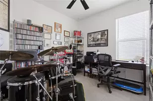 34095 Astoria Cir, Wesley Chapel, FL 33545 - Photo 14