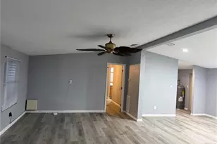 36153 Zinnia Ave, Zephyrhills, FL 33541 - Photo 4