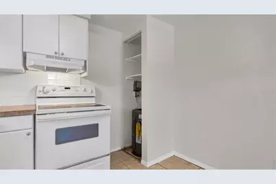 5526 59th Way N #1, Saint Petersburg, FL 33709 - Photo 8